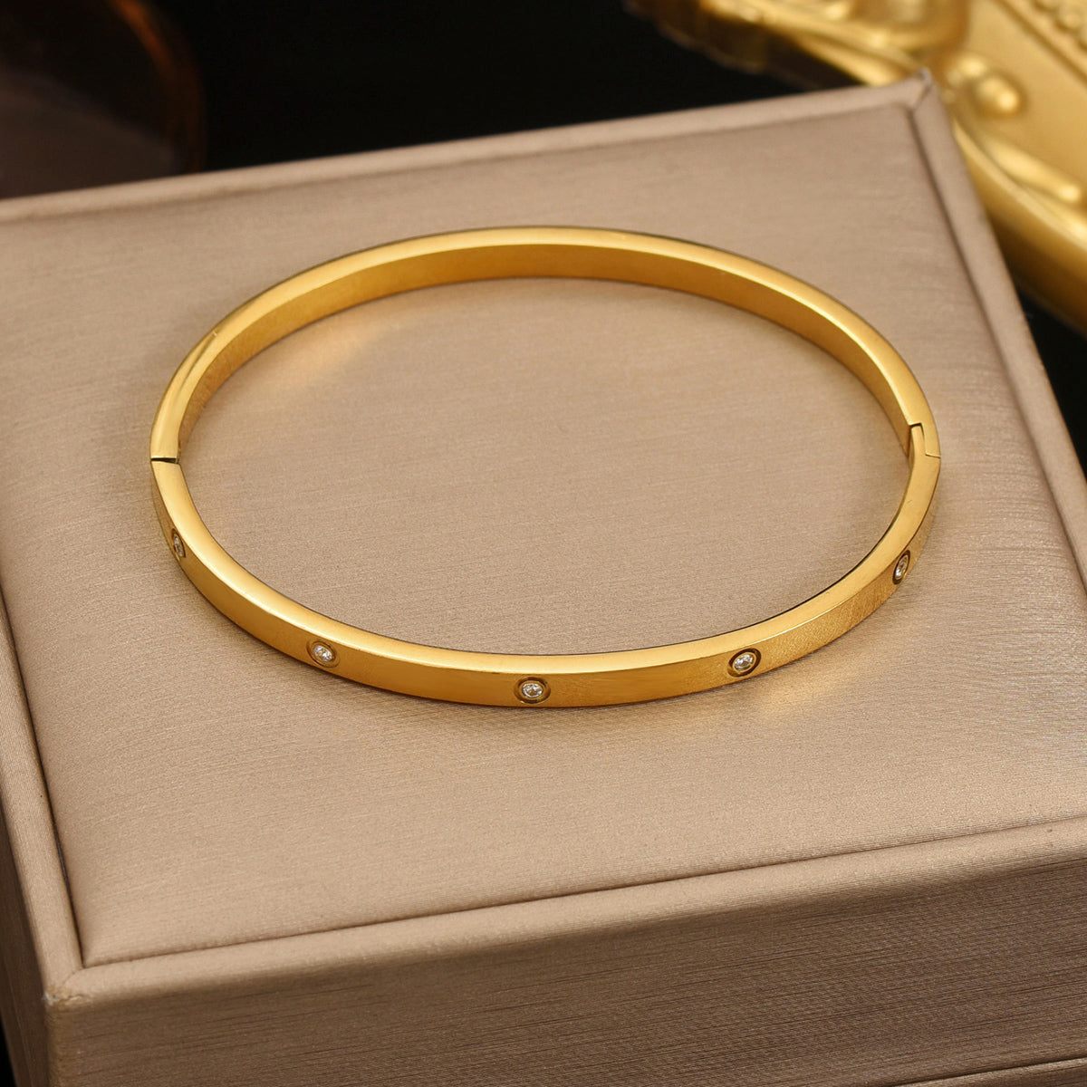 Luxury 18K Yellow Gold Crystal Love Heart Bangle Stainless Steel